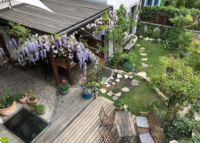 Family Lorenz & Coffee House Praga